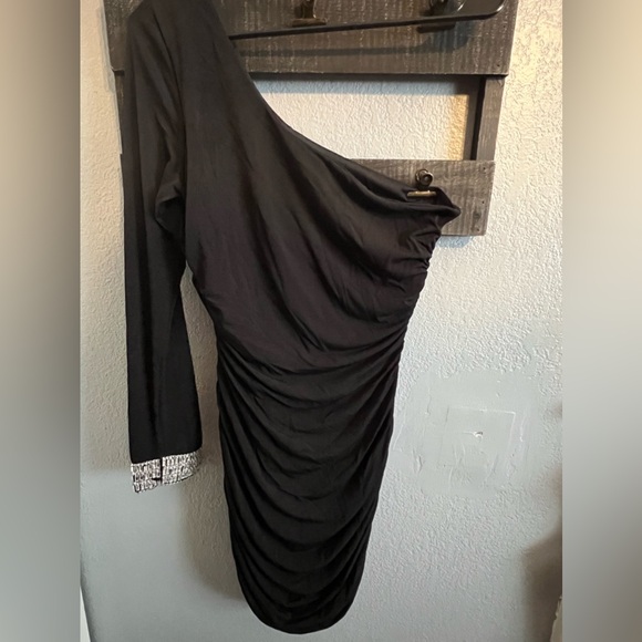 City Triangles One Shoulder Black Dress - Picture 6 of 6